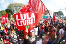 10est1f01-lula-afp-24