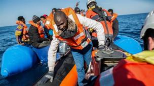 ecdd22b76682464a9219694ce983bbef_18