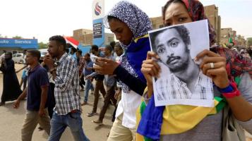La gente si è radunata a Khartum per protestare contro le uccisioni dei manifestanti_Mohamed Nureldin Abdallah_Reuters