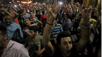 5_Gli scontri di Suez sono arrivati ​​il ​​giorno dopo che decine di manifestanti sono stati arrestati nella capitale egiziana_ Il Cairo_Mohamed Abd El Ghany_Reuters