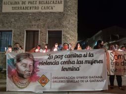El sábado 27 de junio_la comunidad de Paéz _Cauca_realizó una velatón rechazando el asesinato de Miriam_lideresa indígena comprometida con la paz en su región_ Archivo particular